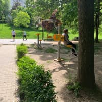 Zona fitness cu teren de baschet