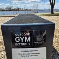 Calisthenics Park at Piste cyclable des Berges, Montréal - thumbnail 2