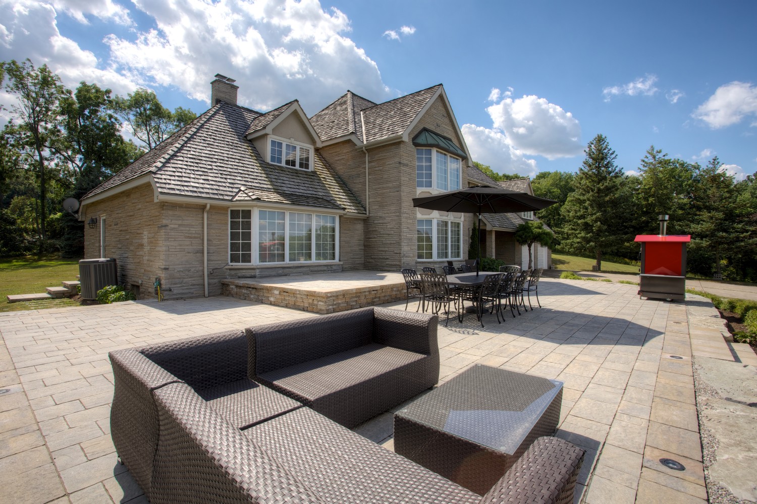 DeVries Landscaping and Maintenance Inc. Grimsby & Stoney Creek