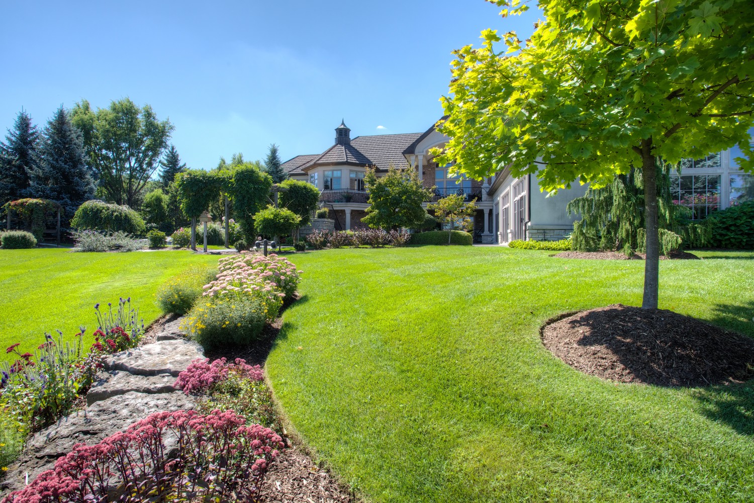 DeVries Landscaping and Maintenance Inc. | Grimsby & Stoney Creek