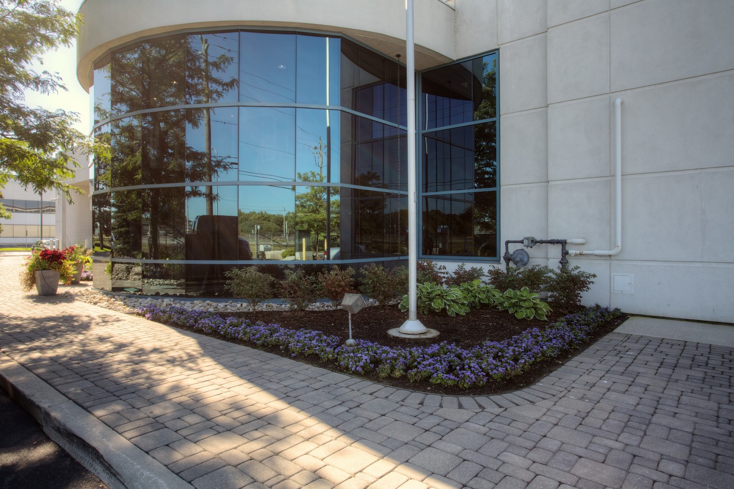 DeVries Landscaping and Maintenance Inc. Grimsby & Stoney Creek