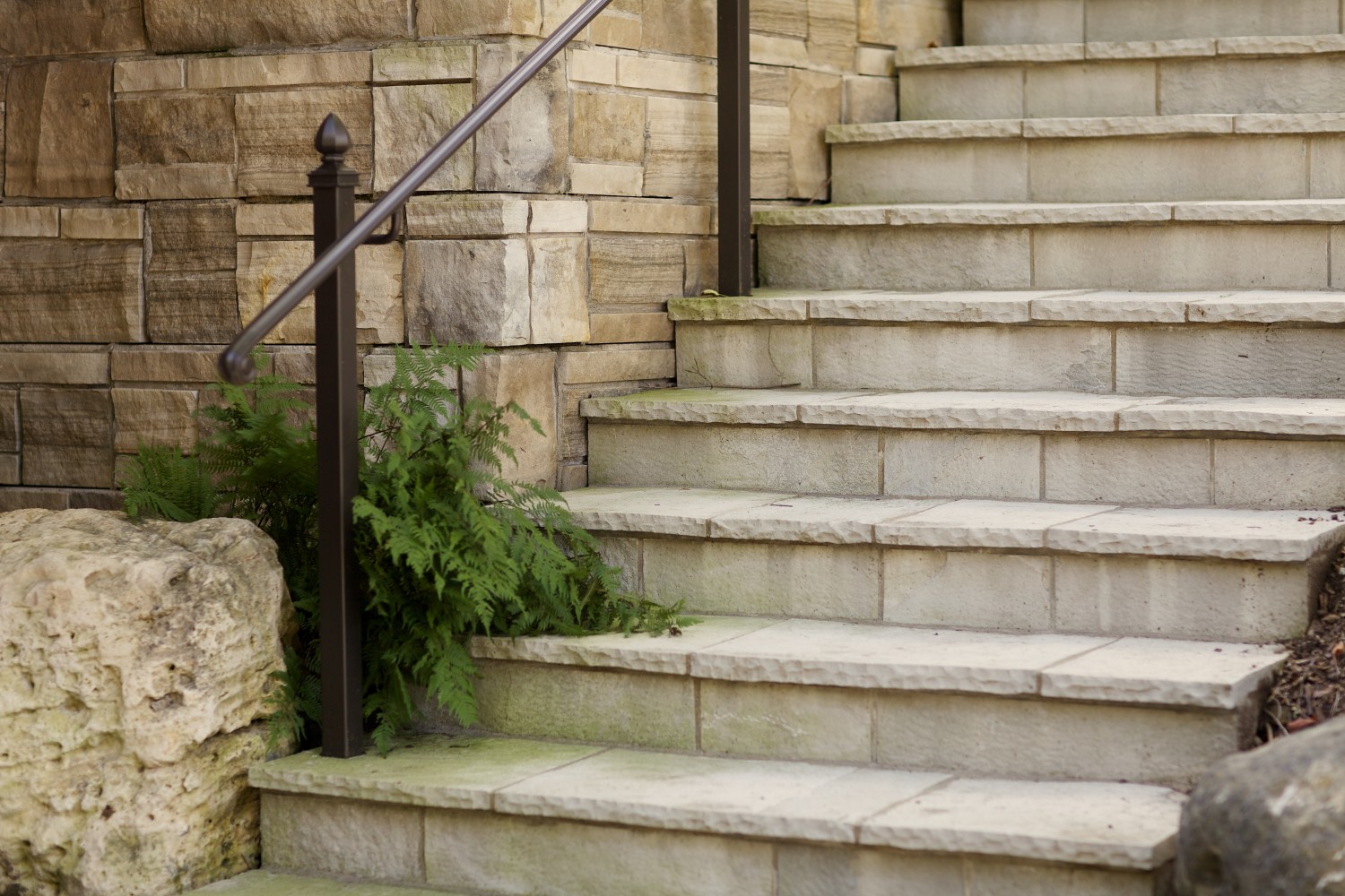 DeVries Landscaping and Maintenance Inc. Grimsby & Stoney Creek