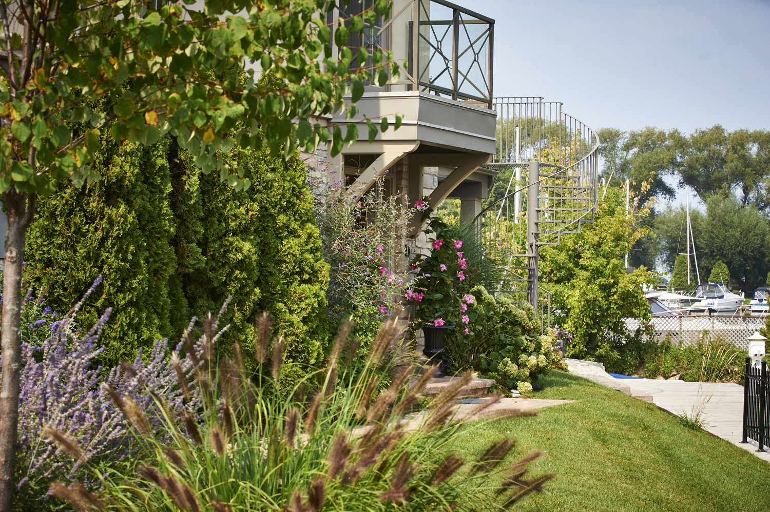 DeVries Landscaping and Maintenance Inc. Grimsby & Stoney Creek