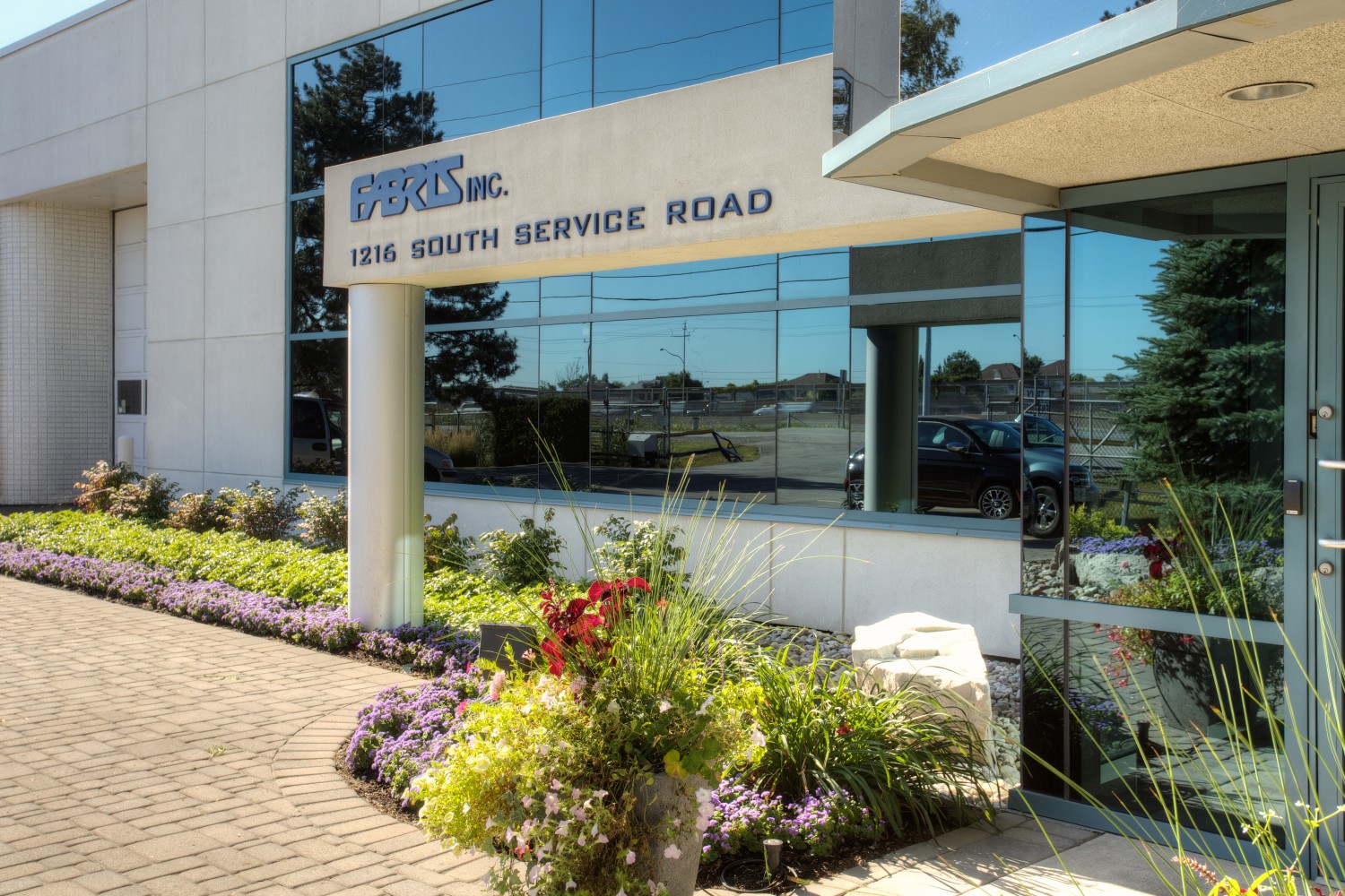 DeVries Landscaping and Maintenance Inc. Grimsby & Stoney Creek