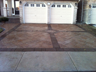 Finding the right hardscape materials for your driveway from Tech-Bloc creates that welcoming feeling  when you arrive home.