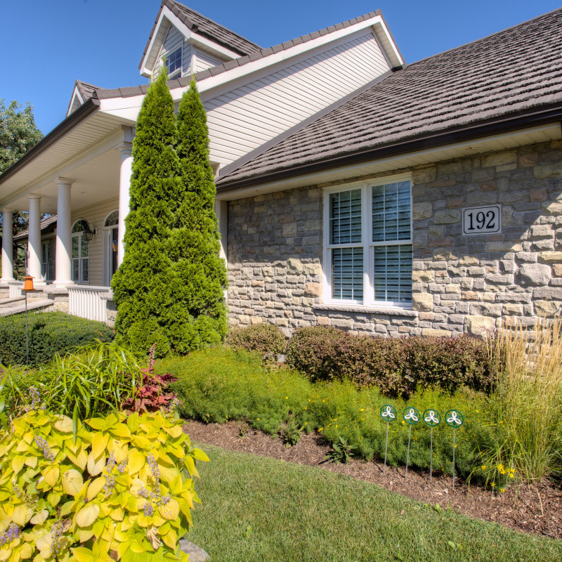 DeVries Landscaping and Maintenance Inc. Grimsby & Stoney Creek