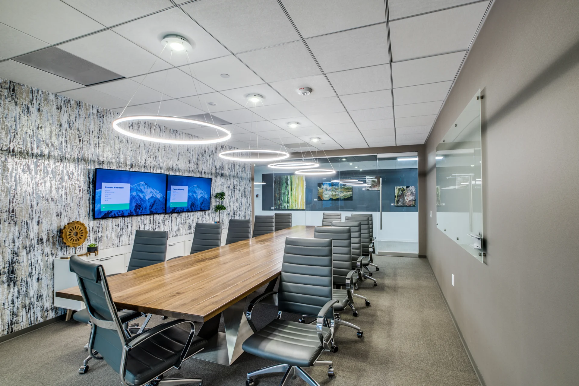 Meeting room at 2001 Timberloch Place, Suite 500