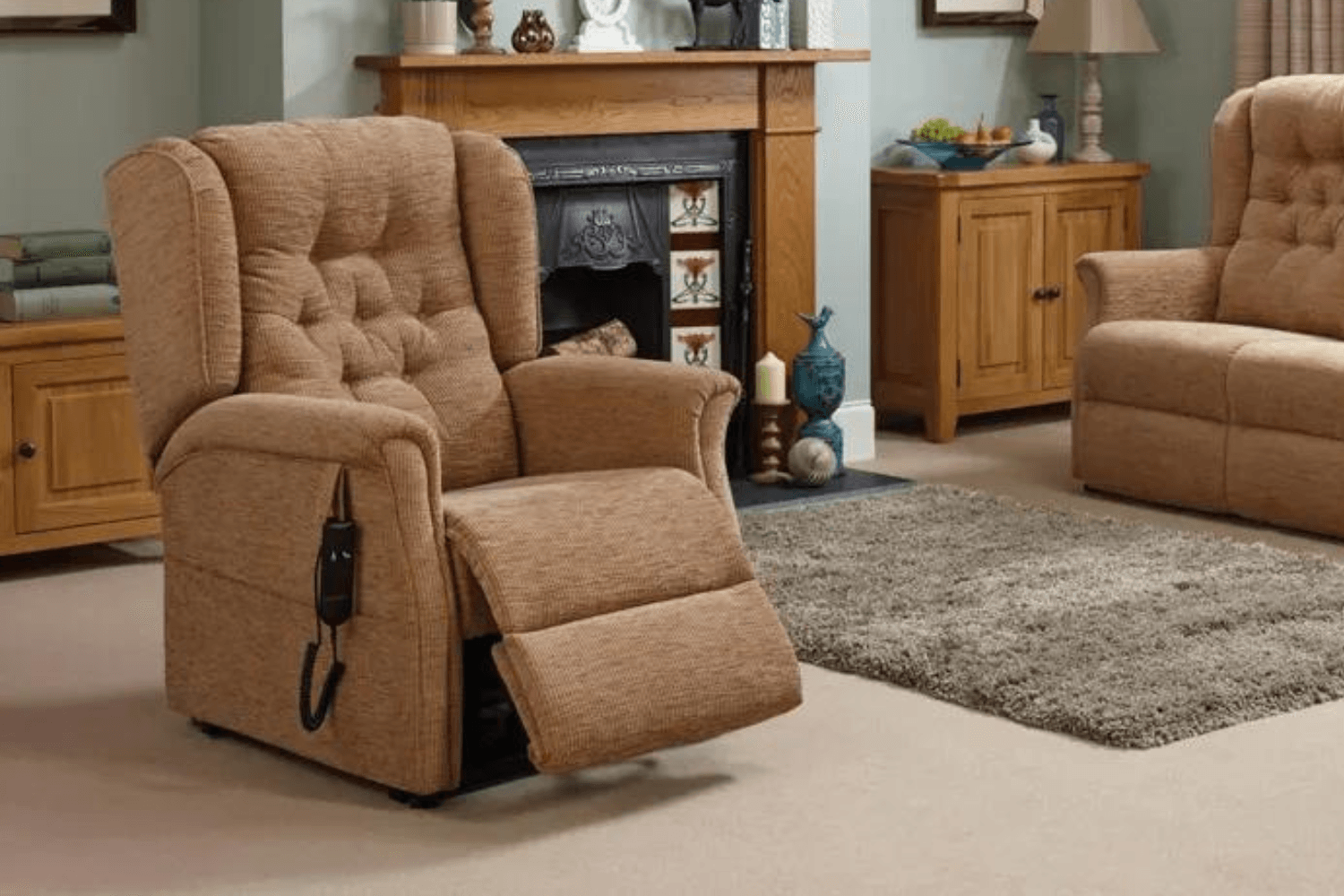 Can a Rise and Recline Chair Help Hip Replacement Recovery? Oak Tree Mobility