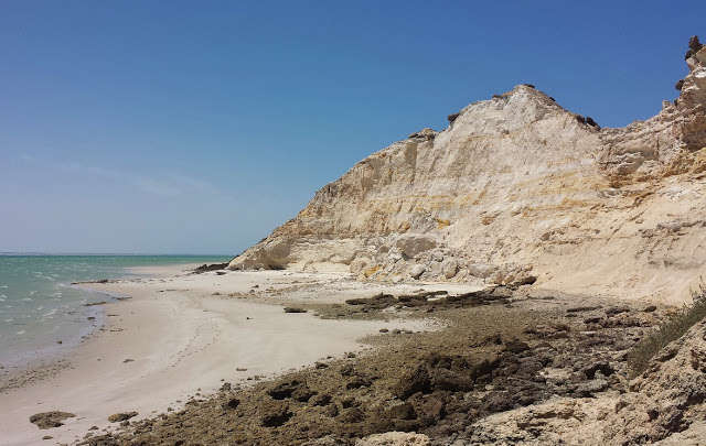 DAKHLA: EL LUGAR DONDE DESIERTO Y OCÉANO SE ABRAZAN.