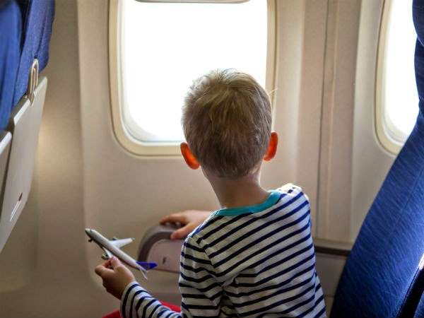 NIÑOS QUE VIAJAN SOLOS EN EL AVIÓN