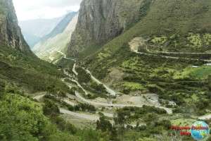 DIARIO DE VIAJE A PERU. DIA 4 PARTE 1. DESCENSO DEL ABRA MALAGA EN BICI