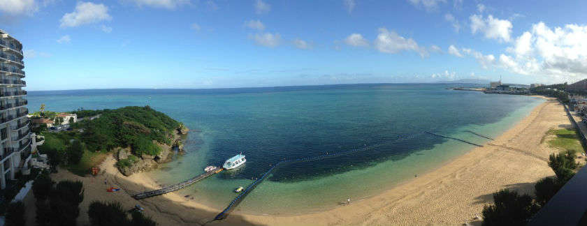 LAS PLAYAS DE LA ISLA DE OKINAWA CON BEBÉ
