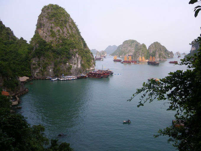 Halong bay: Una de las siete maravillas naturales del mundo