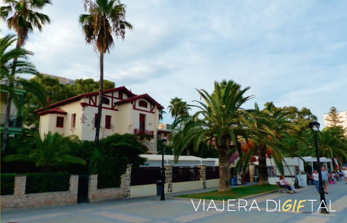 Benicàssim como un experto: sol, playa, musicote y algo más