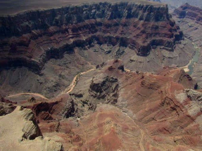 Sobrevolando el Gran Cañón del Colorado en avioneta