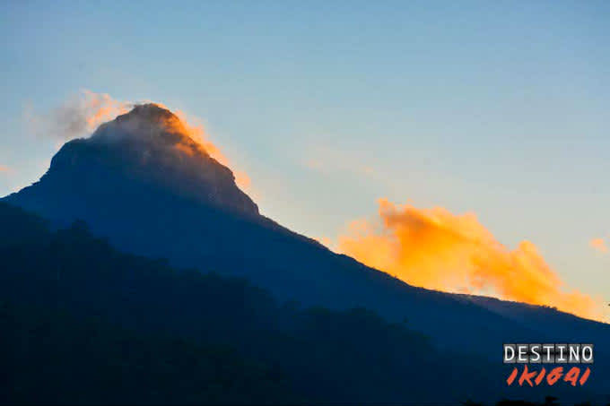 Escalar Adam´s Peak: Crónica del ascenso a la montaña sagrada de Sri Lanka