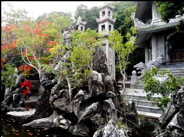 Da Nang, playas y montañas de mármol en Vietnam