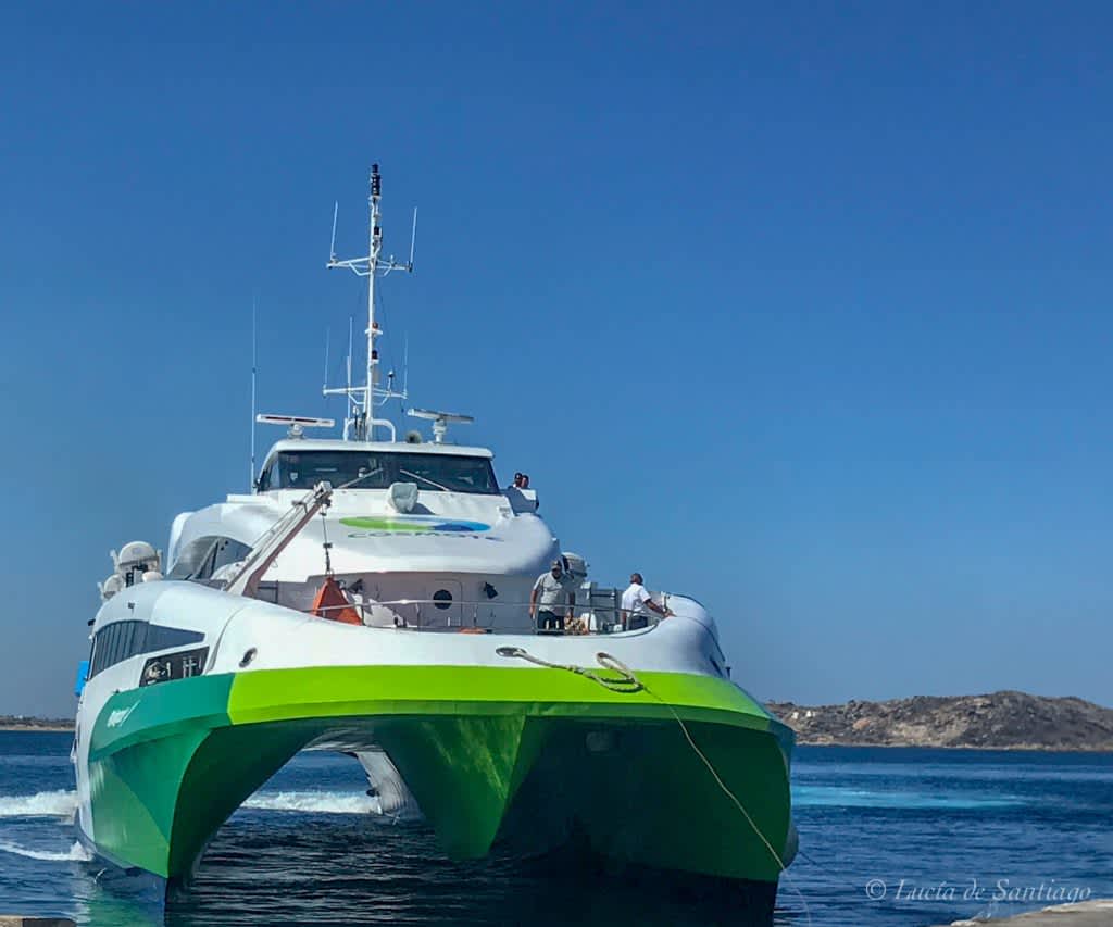 Ferris en Grecia: todo lo que necesitas saber para viajar por las Cícladas