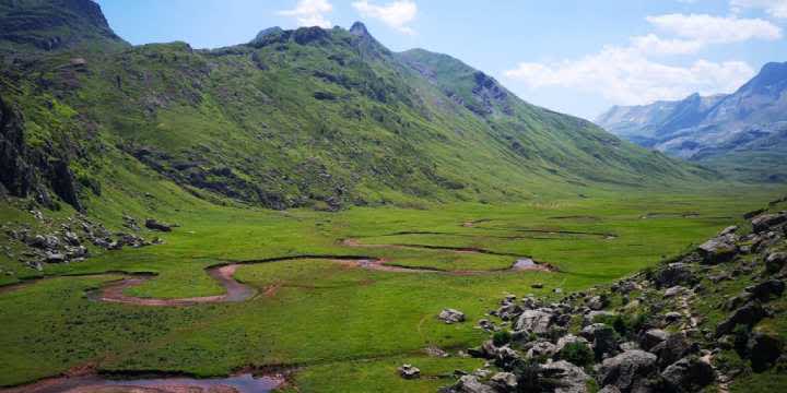 De ruta por el Valle de Hecho: barranquismo, la Selva de Oza y Aguas Tuertas