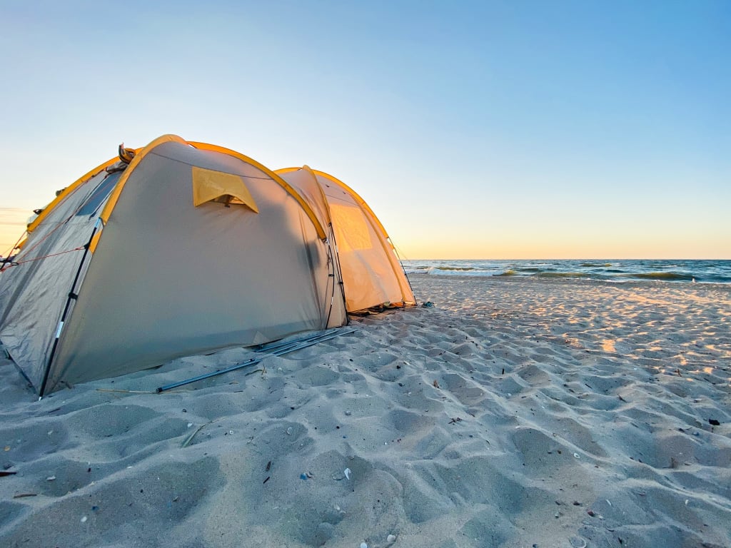 acampar na praia
