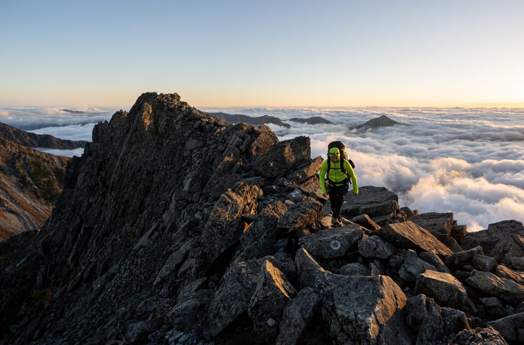 Hiker's Handbook: Tackling Technical Peaks