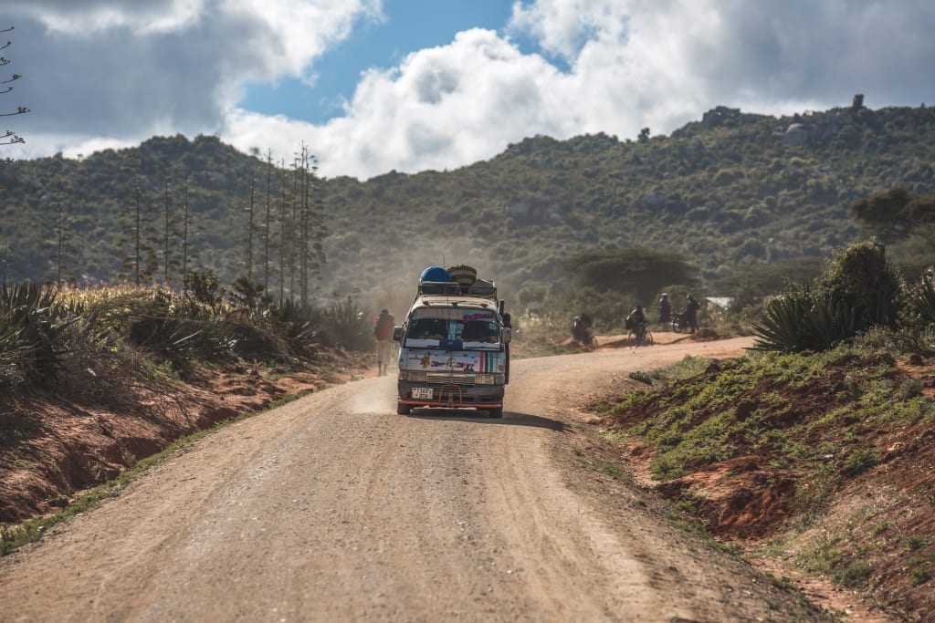 Dalla Dalla, transporte público na Tanzânia 