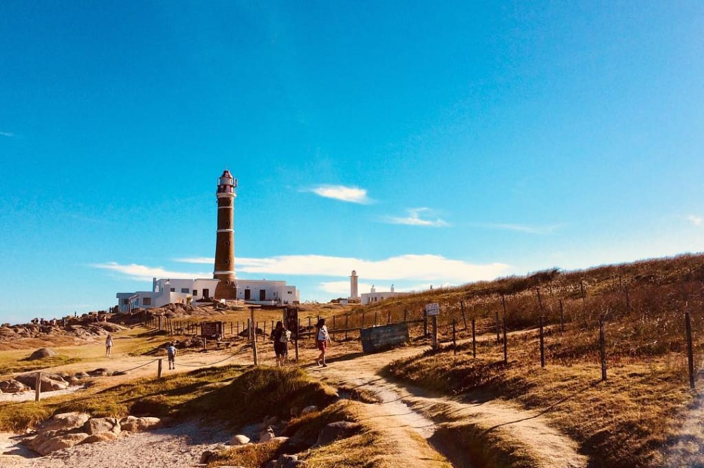 Farol de Cabo Polonio, uma das principais dicas do que fazer no Uruguai