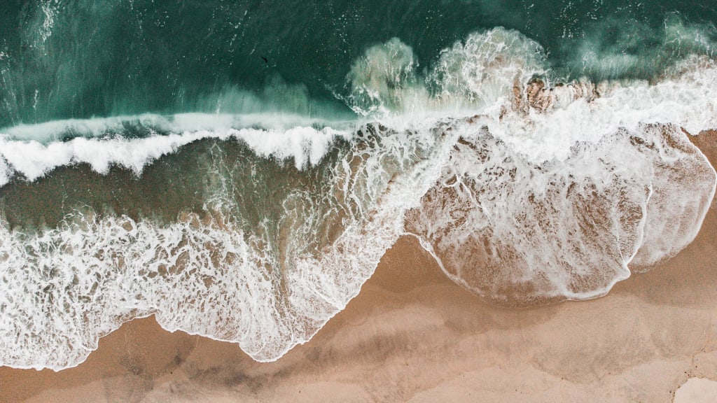 Big Waves in Nazare, Portugal - Ultimate 2023 Visitors Guide