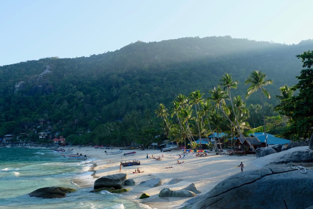 couple travel in Thailand