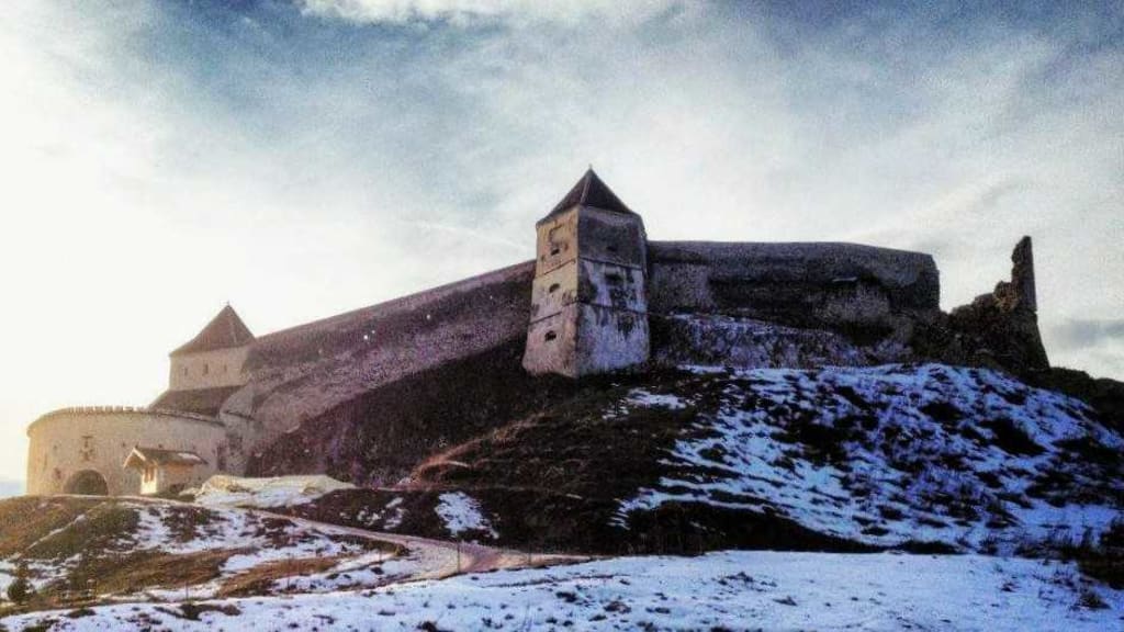 a Romênia é conhecida por seus grandes castelos