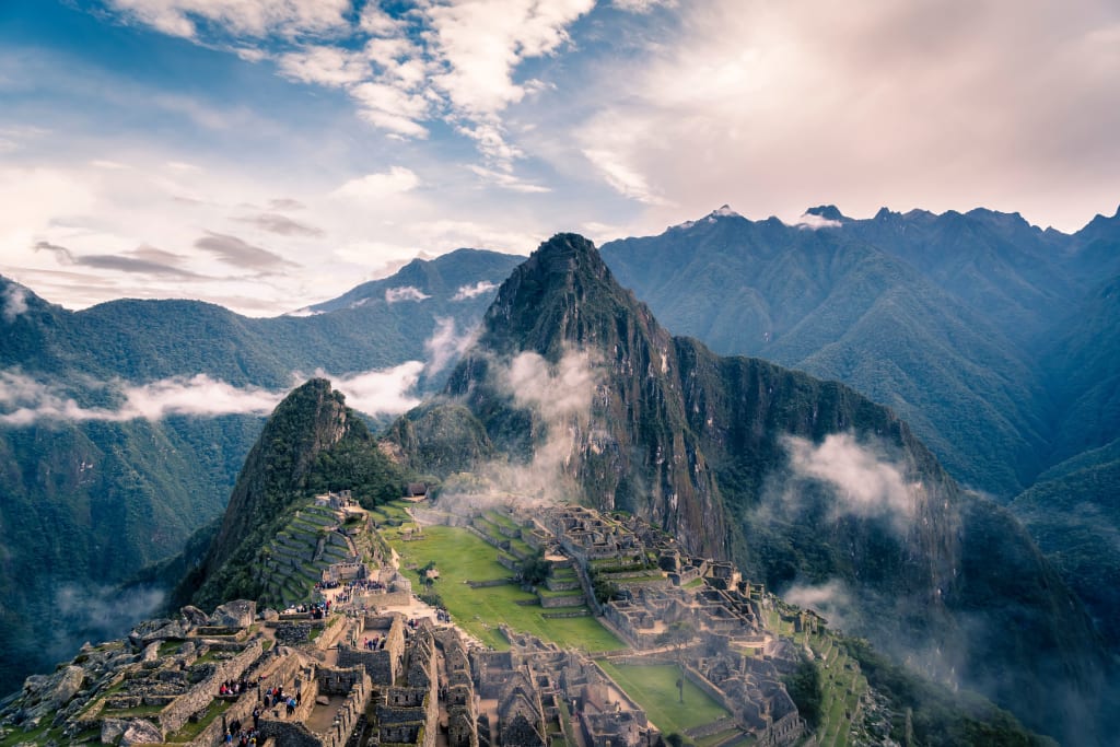 Machu Picchu é passagem obrigatória durante um mochilão pelo Peru