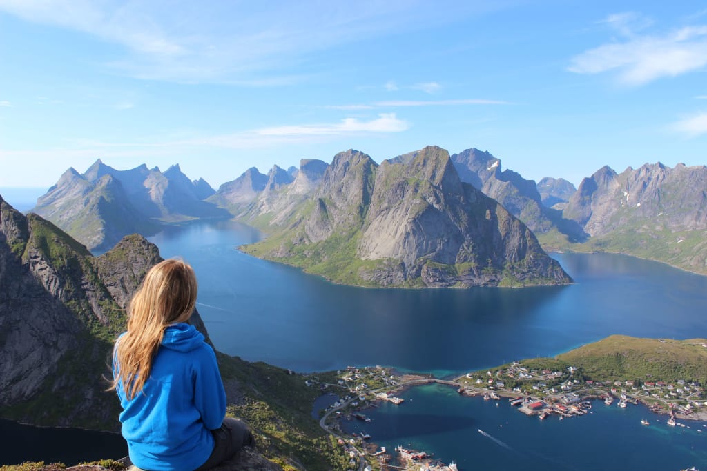 women traveling alone