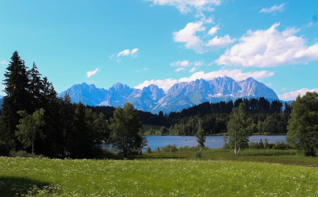 Lago Schwarzsee e Alpes - Kitzbühel - Áustria