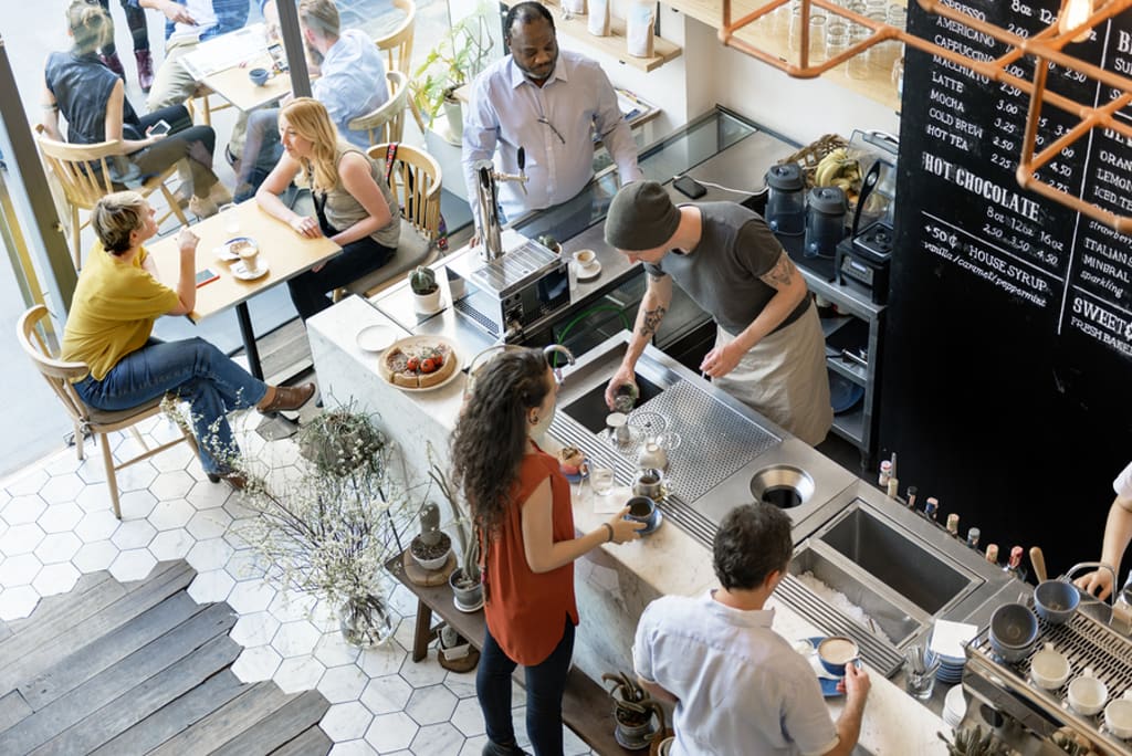 trabajar viajando por el mundo