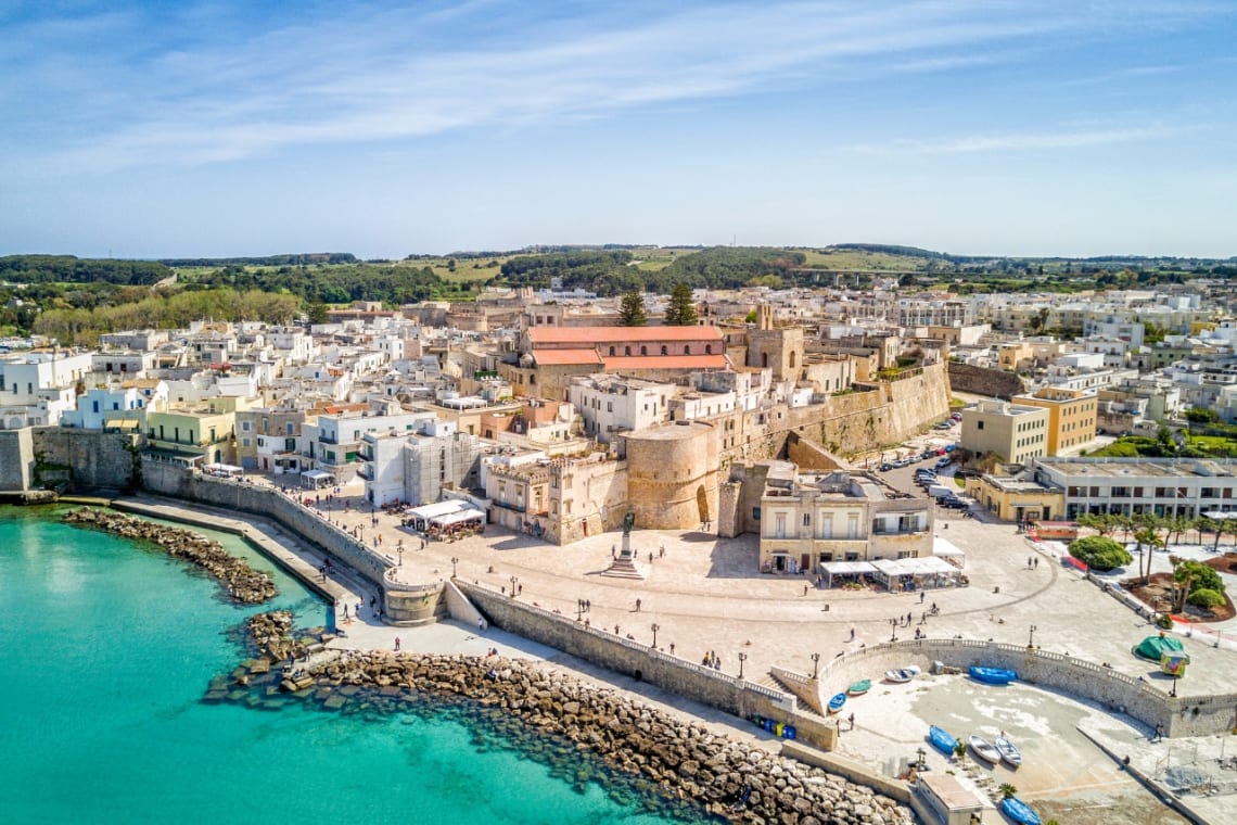 Vista aérea de Otranto, pueblo de Italia