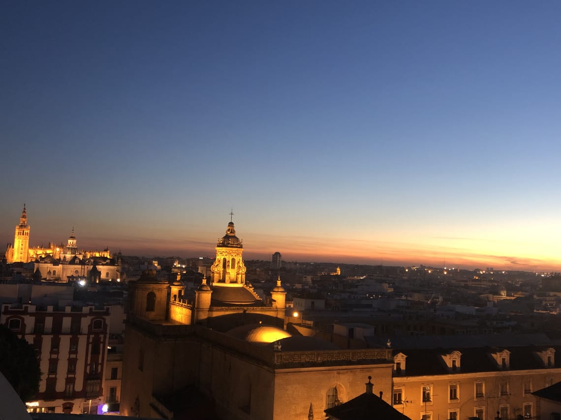La mega guía para viajar a Sevilla: qué ver, qué visitar y mucho más - capilla de sevilla - Worldpackers