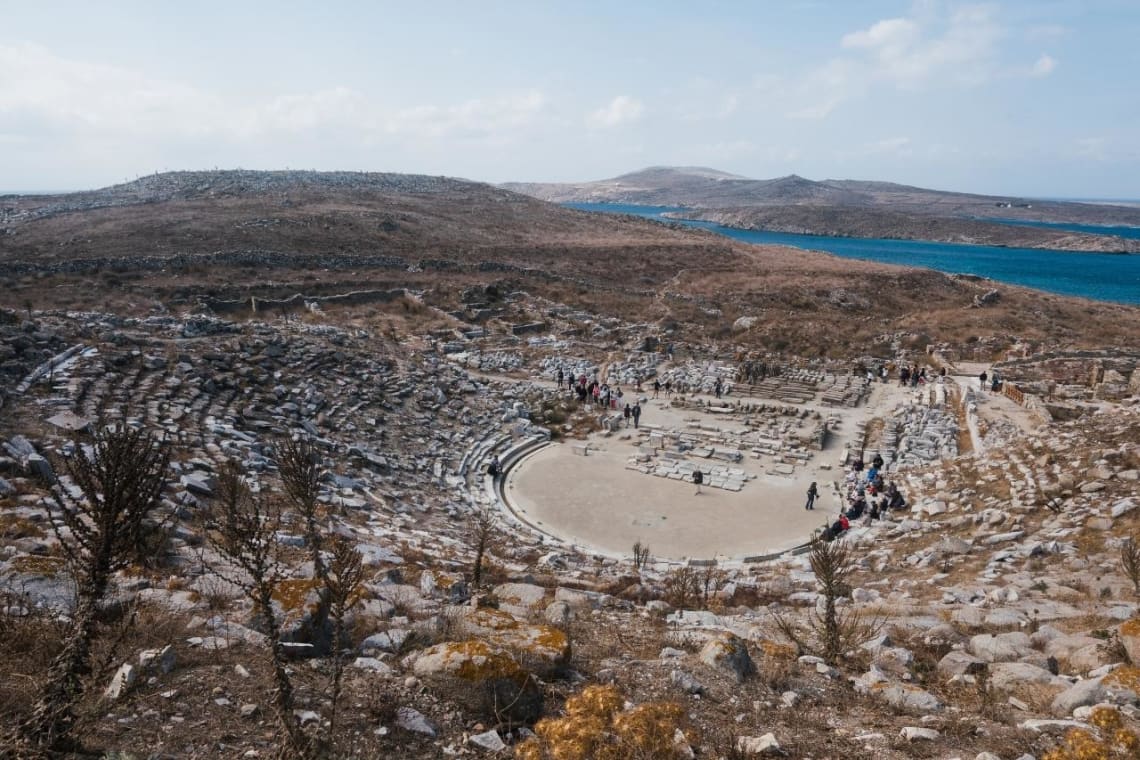 Teatro de Delos visto desde lo más alto