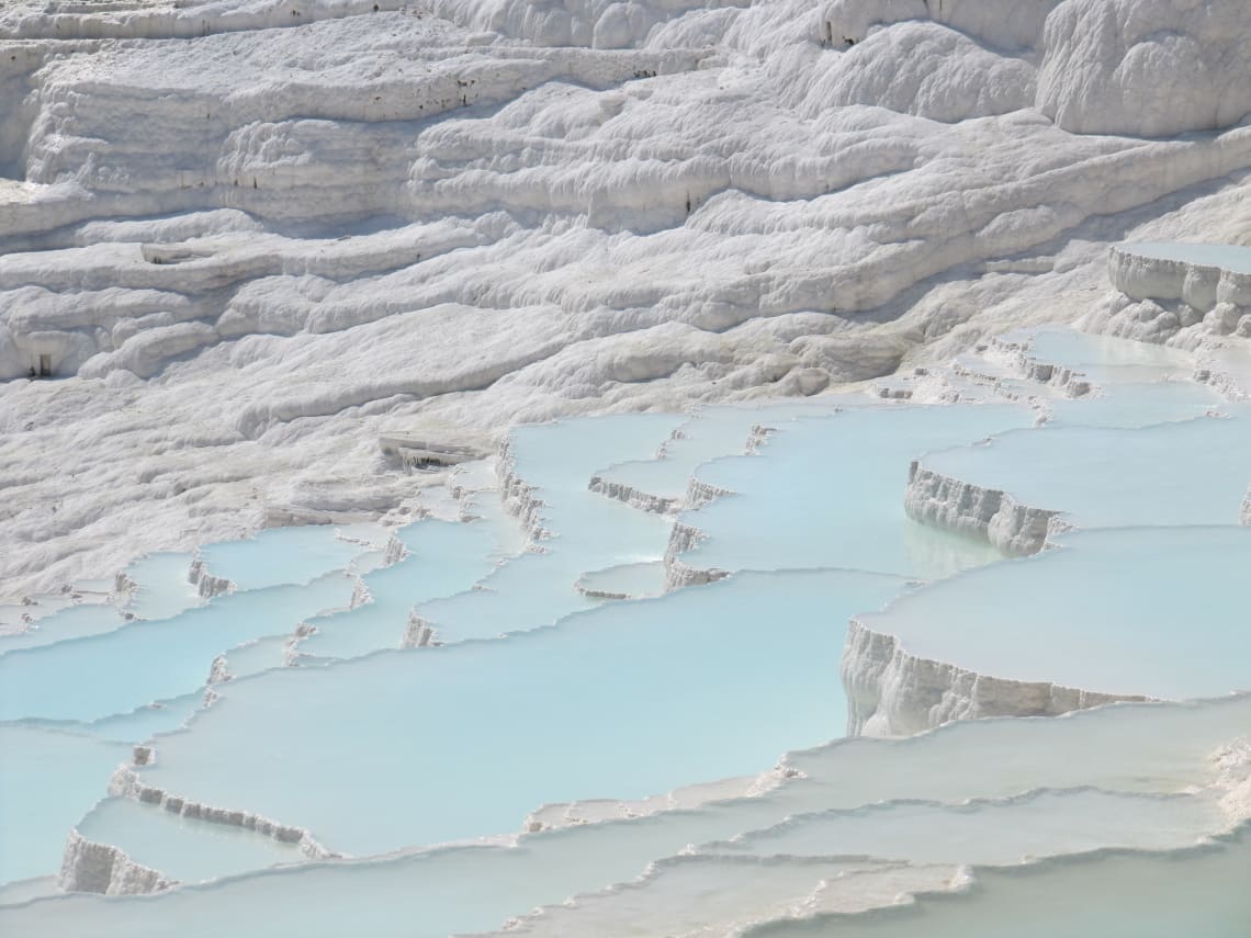 pamukkale, na turquia, é outra boa dica de lugar diferente para visitar