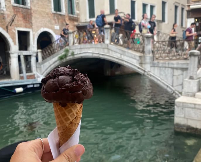 What is it like to be vegan in Italy? Tips for traveling plantbase...
