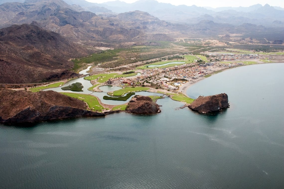 Vista aérea de Loreto, uno de los mejores lugares para visitar en Baja California Sur