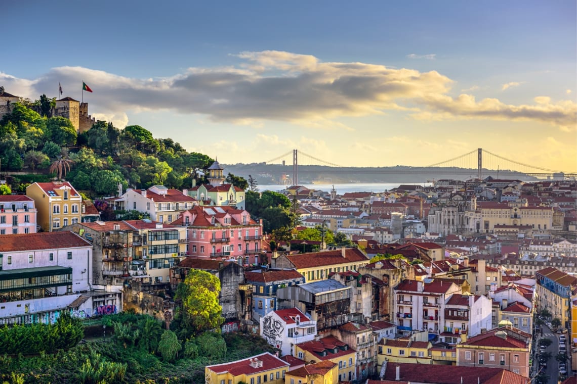 Vista da Lisboa ao pôr do sol