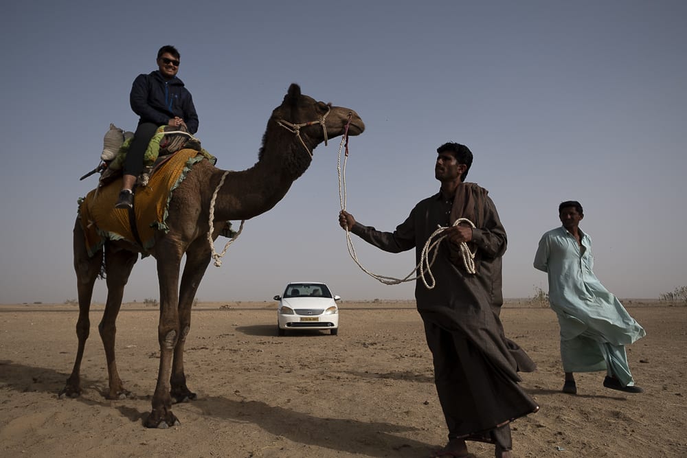 10 Cosas para hacer en Jaisalmer, India - montar en camello en el desierto - Worldpackers
