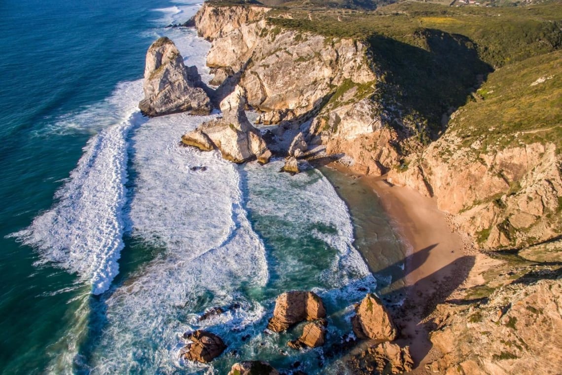Vista aérea de la Praia da Ursa 