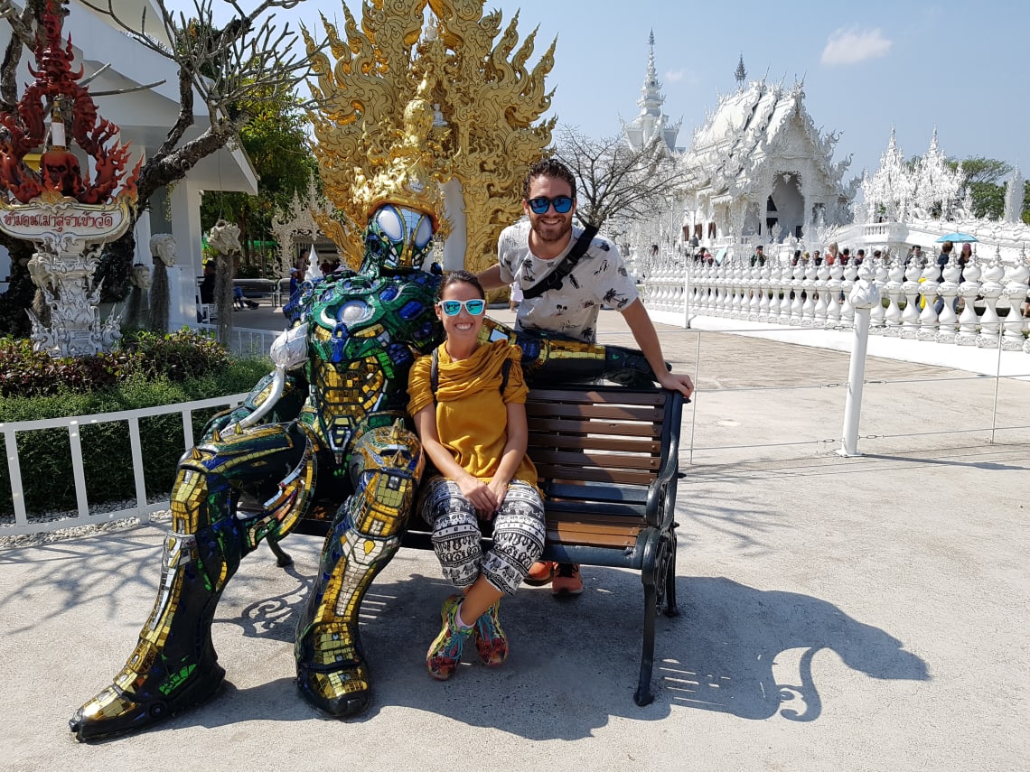 Cómo viajar a Asia con poco dinero - Worldpackers- templo en tailandia 