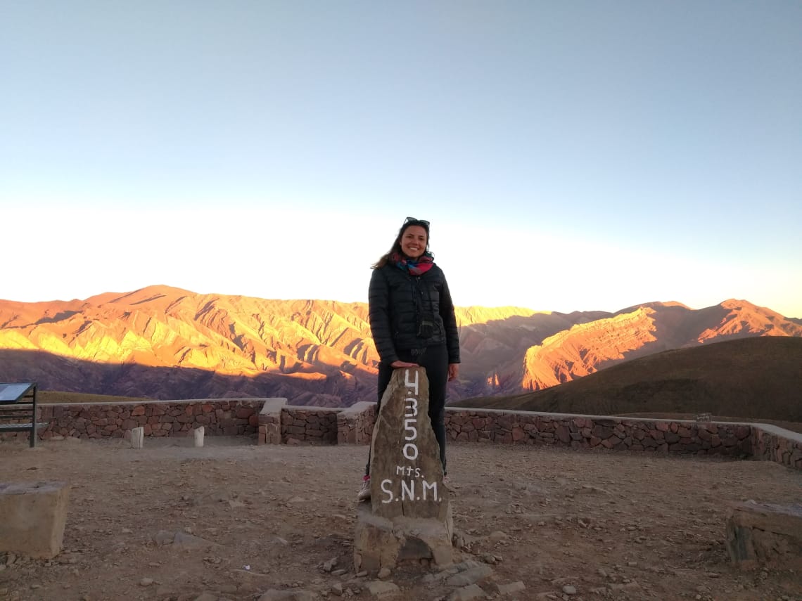 Expert explorando a cultura do norte da argentina