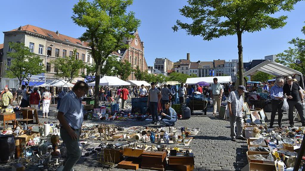 Places to visit in Brussels: Place du Jeu de Balle Market