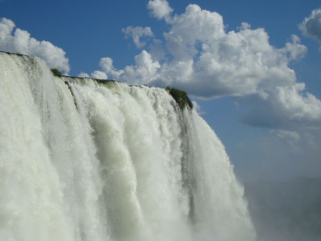 Guía para viajar a las cataratas de Iguazú con poco presupuesto - Worldpackers - cataratas de iguazú en argentina garganta del diablo