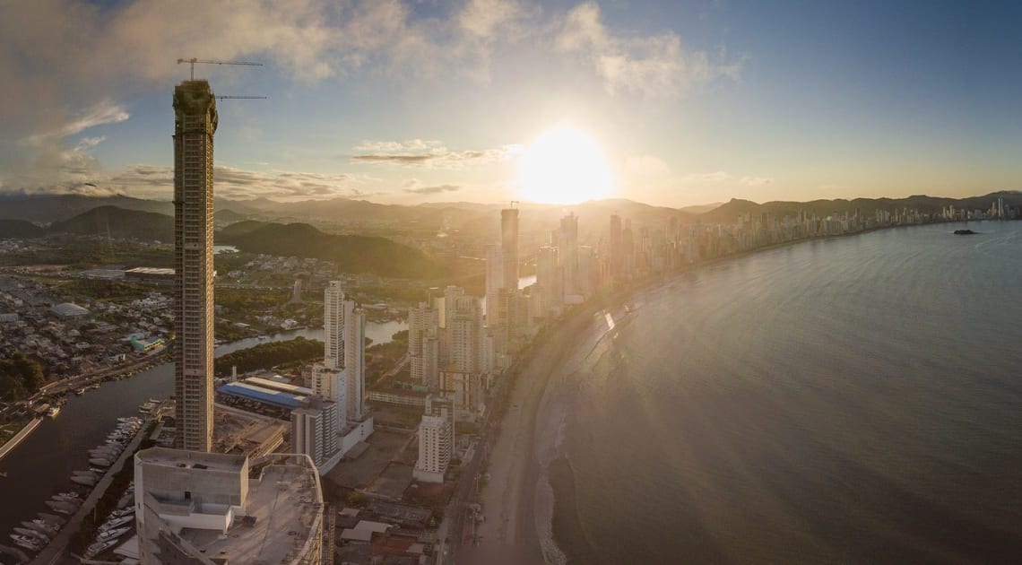 o que fazer em balneario camboriu de noite