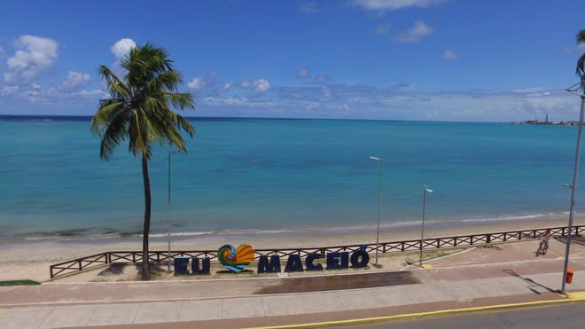 Letreiro de Maceió na orla da Ponta Verde