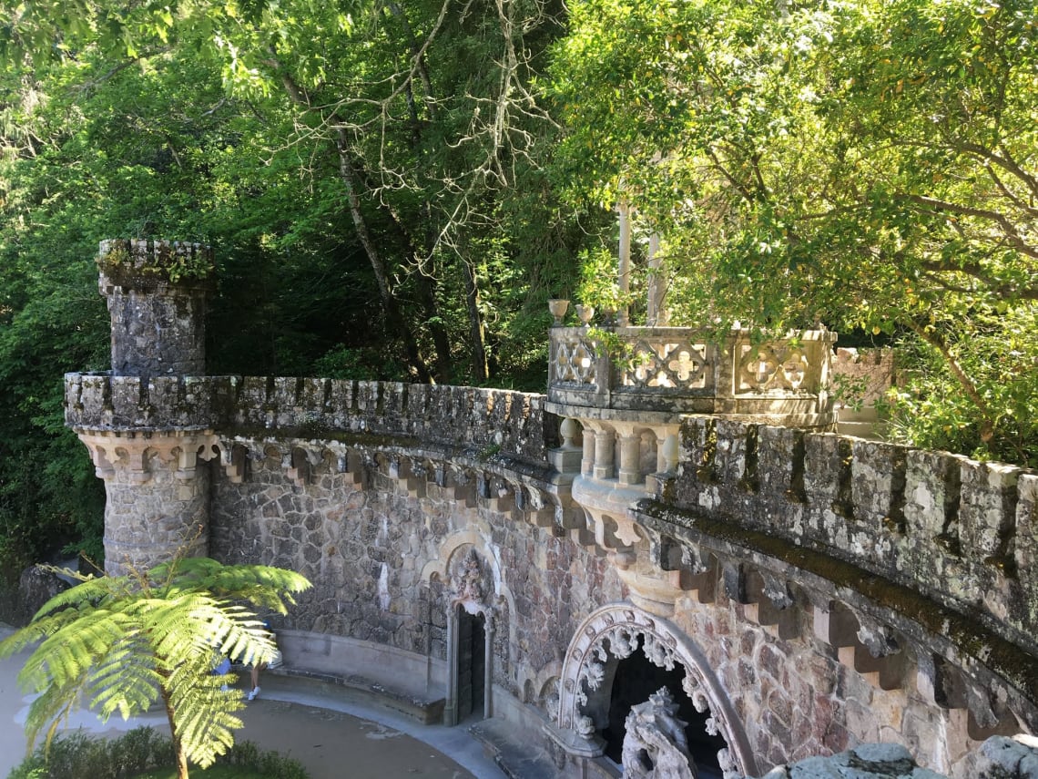 Qué visitar en Lisboa y sus alrededores - Worldpackers - palacio de regaleira en portugal 